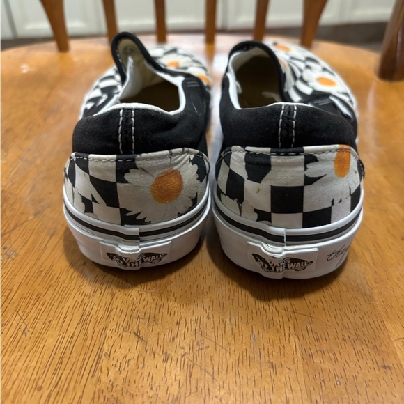 Vans Daisy Design Slip On Sneakers - Picture 2 of 5